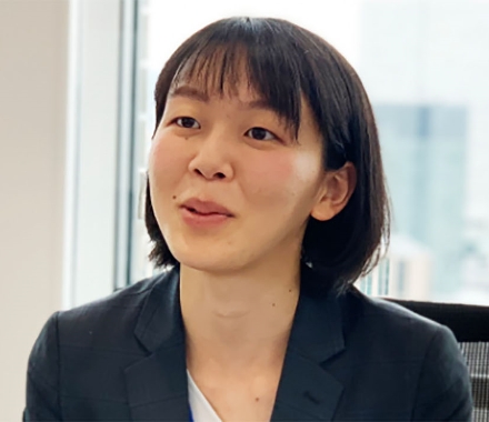 先輩社員インタビュー